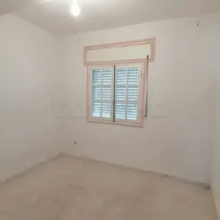 Appartement S+3 lumineux avec balcon à Radès Méliane, proche de la gare — photo 5