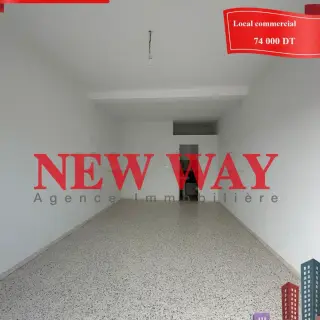29 m² commercial unit for sale (freehold) with easy parking