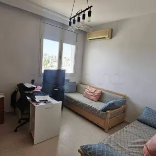 Appartement S+3 lumineux avec parking privatif à Ennasr 2 — photo 4