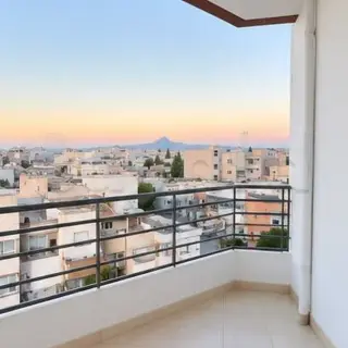 Appartement S+2 de 128 m² au 4ᵉ étage avec balcon et parking — photo 5