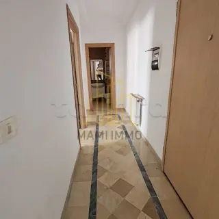 Appartement S+2 de 96 m² au 2ᵉ étage avec balcon et parking — photo 4