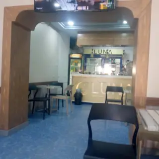 Murs de local commercial loué de 62 m², exploité en cafétéria, à Mégrine Jaouhara