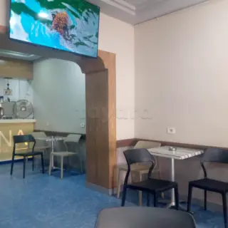 Murs de local commercial loué de 62 m², exploité en cafétéria, à Mégrine Jaouhara — photo 2