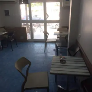 Murs de local commercial loué de 62 m², exploité en cafétéria, à Mégrine Jaouhara — photo 5