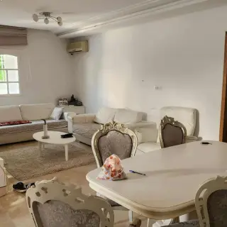 Villa S+3 et trois appartements sur un terrain d'angle de 400 m² à L'Aouina — photo 2