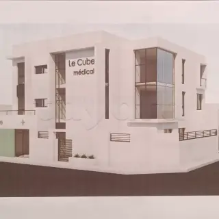 Centre médical inachevé avec neuf cabinets et trois magasins au Bardo — photo 3