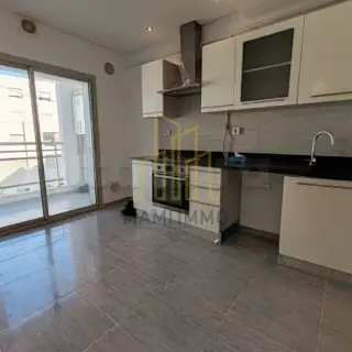 Appartement S+1 au 2e étage avec parking et titre individuel — photo 5