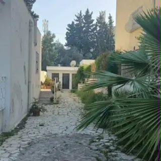 Villa sur terrain de 781 m², idéale pour activité commerciale — photo 4