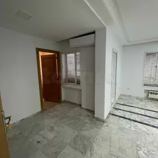Triplex de 711 m² avec jardin, ascenseur et trois places de parking — photo 3