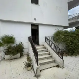 Villa su due livelli con giardino e riscaldamento centralizzato