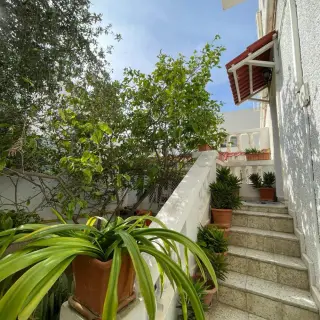 Villa sur terrain de 399 m² avec jardin et terrasse — photo 2