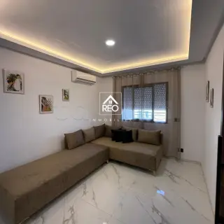 Appartement S+0 meublé avec grande terrasse à louer à Cité Wahat