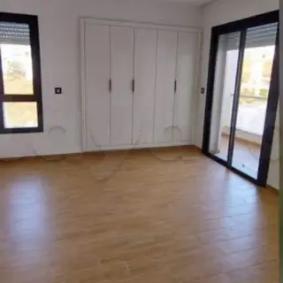 📍JARDINS D’EL MENZAH 2 : APPARTEMENT JAMAIS HABITÉ S+2 À LOUER  — photo 3