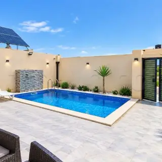Villa neuve meublée avec piscine privée à Kélibia