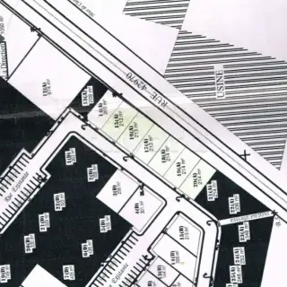 Terrain de 1280 m² à vocation commerciale et industrielle à Birine, Sidi Hassine