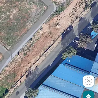 Terrain de 1280 m² à vocation commerciale et industrielle à Birine, Sidi Hassine — photo 2