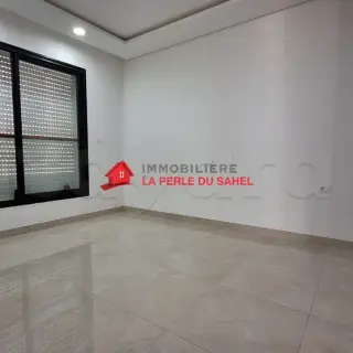 TRÈS CHIC APP A KHZAMA — photo 3