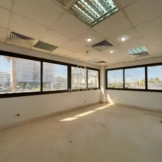 Bureau de 300 m² avec open space et climatisation centrale