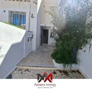 Appartement S+3 de 130 m² en rez-de-chaussée avec grande terrasse à Fouchana