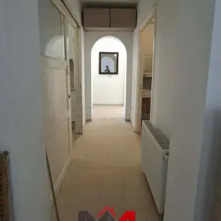 Appartement S+3 de 130 m² en rez-de-chaussée avec grande terrasse à Fouchana — photo 4
