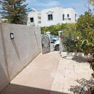 A louer une magnifique villa S+3 de style duplex entourée de deux jardins bénéficie d'un emplacement privilégié au Lac 1 — photo 4