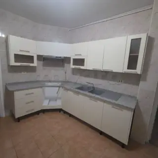 CHOTRANA 3 :  ETAGE DE VILLA S+2 A LOUER
