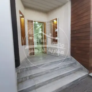 Villa moderne S+5 haut standing avec jardin et garage à vendre à Kalâa Kebira