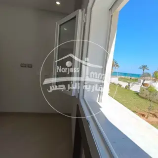 Appartement s+1 au RDC avec un petit jardin et vue sur la mer chot mariem