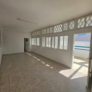 À VENDRE – Maison de 267 m² avec terrasse, récemment rénovée. — photo 5
