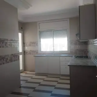 A LOUER UN APPARTEMENT S+3 HST A EZZAHRA LOULIJA AVEC PLACE DE PARKING — photo 2