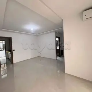 Appartement S+1 avec balcon et parking à louer à Ennasr 2, Ariana