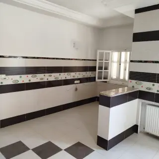 À vendre Un Etage De Villa S+3 A Ezzahra Avec Une Entree Independante Et Un Garage — photo 2