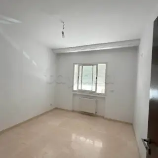 À Vendre – S+1 au 1er étage | Titre individuel | Abri de voiture | Aïn Zaghouan — photo 4