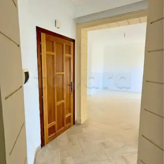 À Vendre – S+2 À Cité Wahat | 7ᵉ Étage Avec Ascenseur