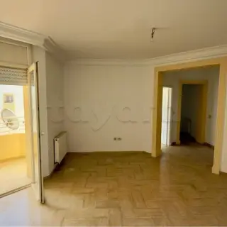 À Vendre – S+2 À Cité Wahat | 7ᵉ Étage Avec Ascenseur — photo 4
