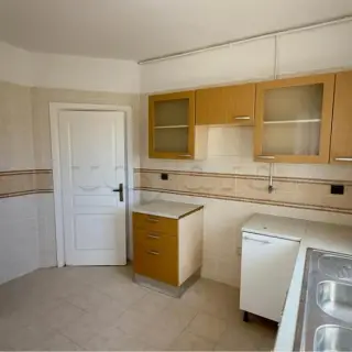 À Vendre – S+2 À Cité Wahat | 7ᵉ Étage Avec Ascenseur — photo 5