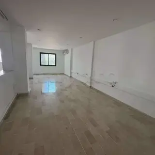 Monplaisir : Bureau De 320 m² À Louer — photo 2