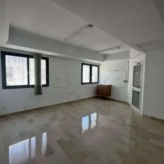 Monplaisir : Bureau De 320 m² À Louer — photo 4
