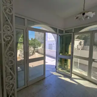 Rez de chaussée de villa S+5 à Mutuelle ville
