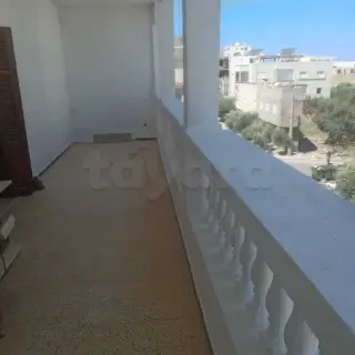 Appartement S+3 au 2e étage avec 280 m² de terrasse à Monastir — photo 2