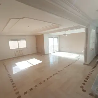 À louer appartement S+3