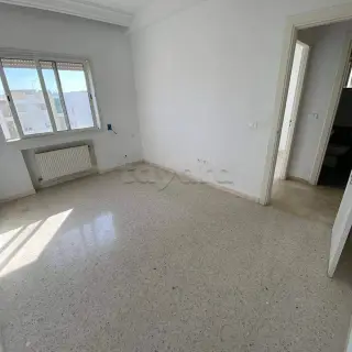 Appartement S+2 de 87 m² au dernier étage avec parking à El Agba, Manouba — photo 3