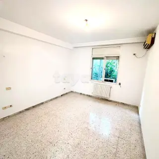 Appartement S+3 haut standing à louer au 3e étage avec ascenseur au Bardo — photo 2