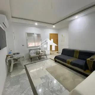 Appartement S+2 au 1er étage avec ascenseur et parking à Bab Saadoun