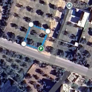 Terrain constructible de 565 m² à 900 m de la mer à Chatt Meriem — photo 2