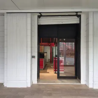 Local commercial de 44 m² avec mezzanine et terrasse à Aïn Zaghouan Nord — photo 2