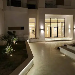 Appartement S+2 haut standing de 126 m² avec terrasse et piscine à Mrezga — photo 4