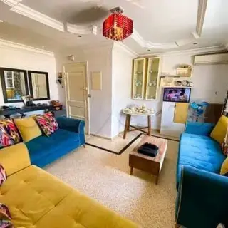 Appartement S+2 de 60 m² au 1er étage en résidence gardée, cité Waha, Manouba