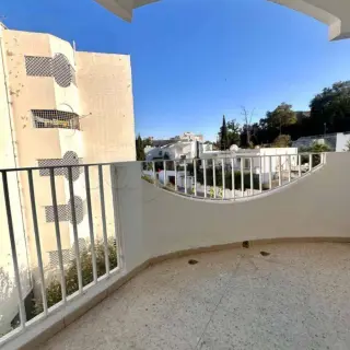 Appartement S+3 de 130 m² rénové à neuf au 3e étage avec ascenseur, El Manar 2 — photo 2