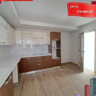 Appartement S+3 de 138,96 m² en rez-de-chaussée avec double ascenseur à Sahloul — photo 3